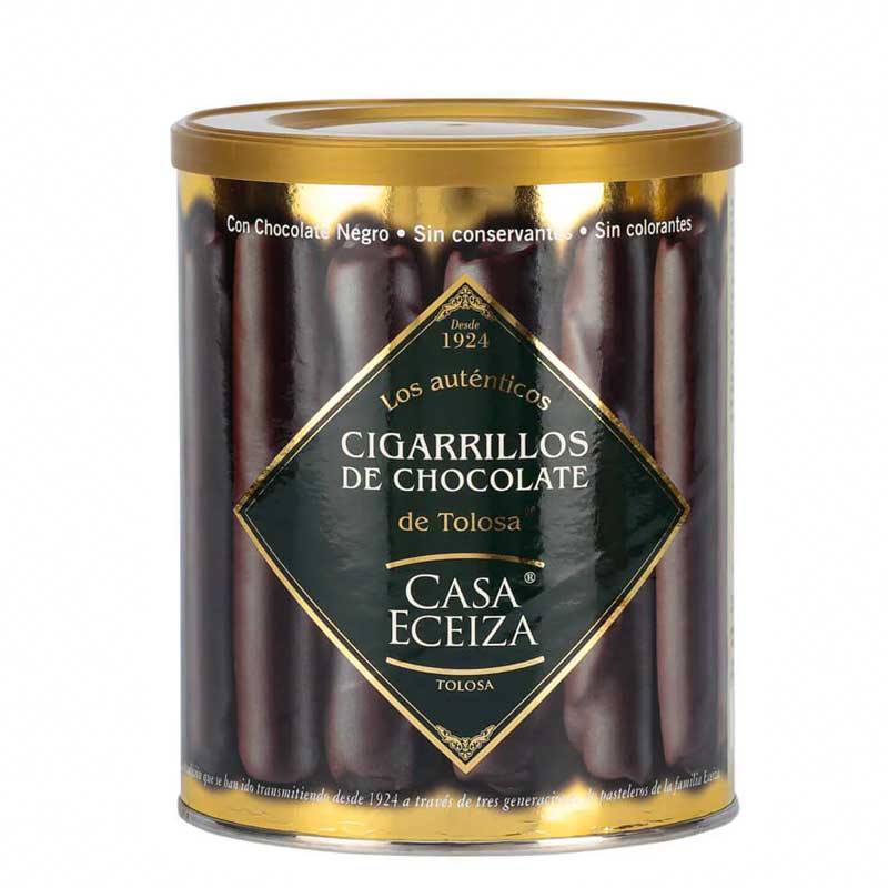 Tin of Casa ceiza Chocolate Cigarrillos Wafer Biscuits with a gold lid on a white background